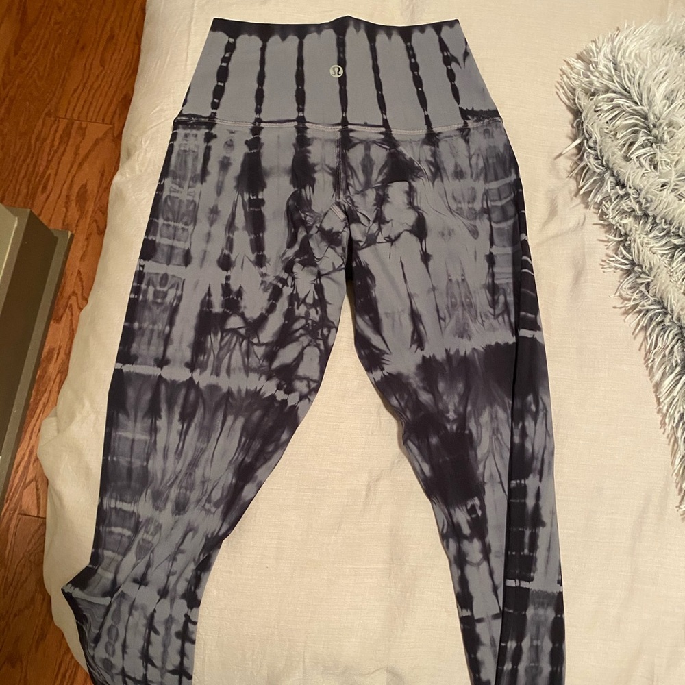 Lululemon wunder under size 4